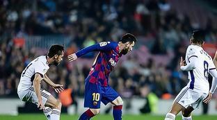 年轻球员由 年轻球员由